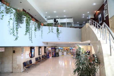 پردیس سینمایی تماشا
